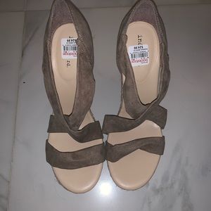 BRAND NEW!! Wedges